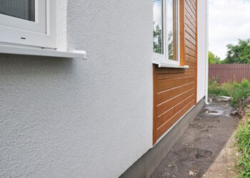 Cost of Stucco vs. Siding: 8 Pricing Factors to Know When Redoing a ...